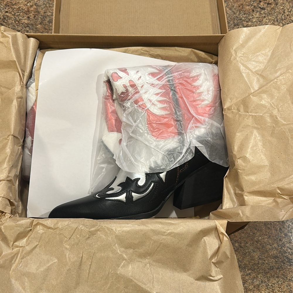 Mi.iM Western Midi Boots Size 10 Pointed Toe Red Silver Black Block Heel NEW - Picture 5 of 11